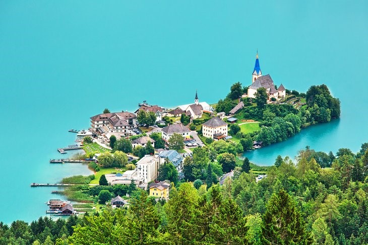 سواحل اتریش یکی از برترین مناطق برای تفریح دانشجویان