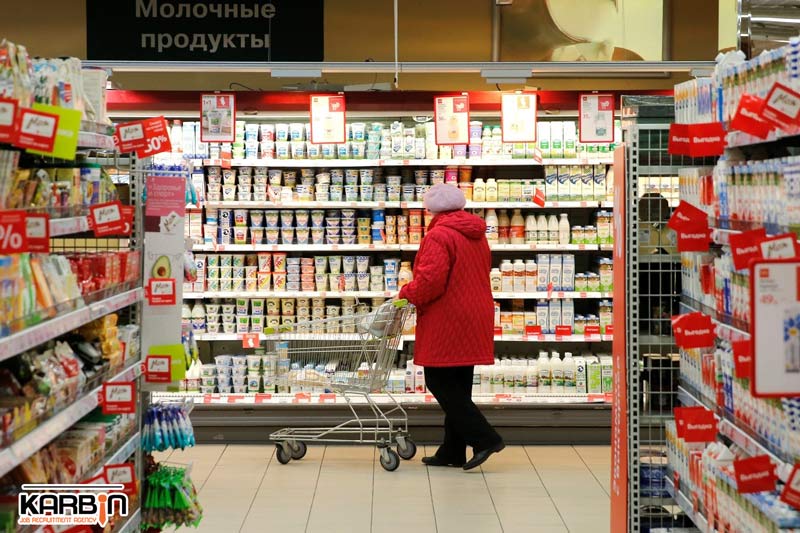خرید مواد غذایی از یکی از فروشگاه‌های مسکو