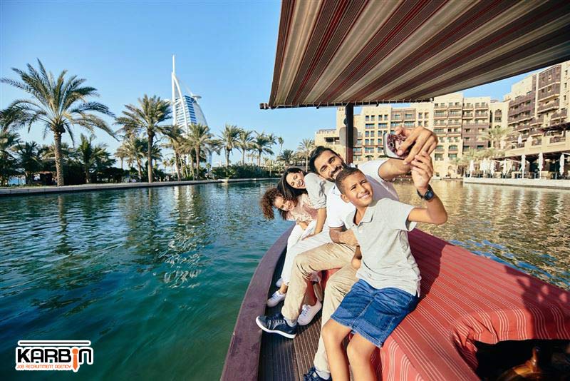 مشاغل مربوط به گردشگری و مهمان داری در دبی
