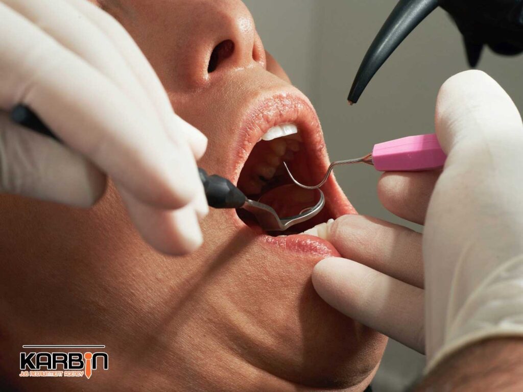 دندانپزشکانی که قصد مهاجرت کاری به کشور عمان را دارند، باید از شرایط مختلفی بهره‌مند باشد