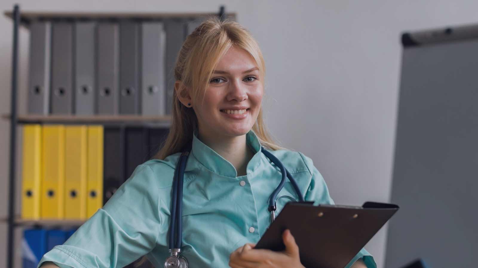 روند شرکت در دوره کارآموزی پرستاری توسط متقاضیان کار به‌عنوان پرستار در کشور آلمان